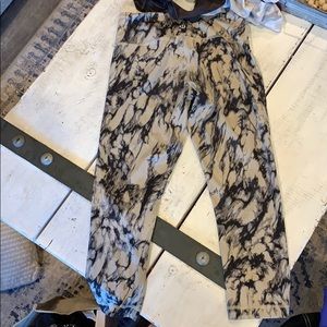 Lululemon Capri pants